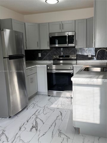 6071 SW 33rd St 4, Miramar, FL 33023