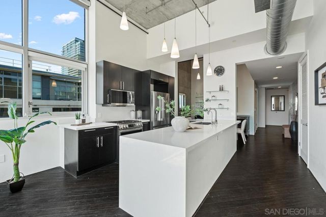 1025 Island Ave 704, San Diego, CA 92101