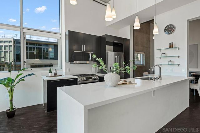 1025 Island Ave 704, San Diego, CA 92101