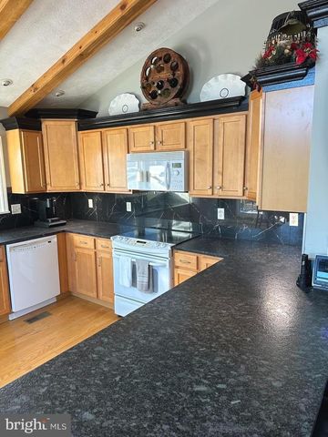 400 LOCUST RIDGE, Moorefield, WV 26836