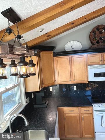 400 LOCUST RIDGE, Moorefield, WV 26836