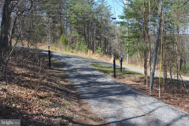 400 LOCUST RIDGE, Moorefield, WV 26836