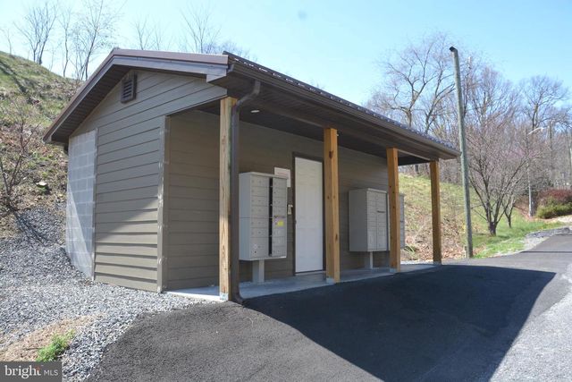 400 LOCUST RIDGE, Moorefield, WV 26836
