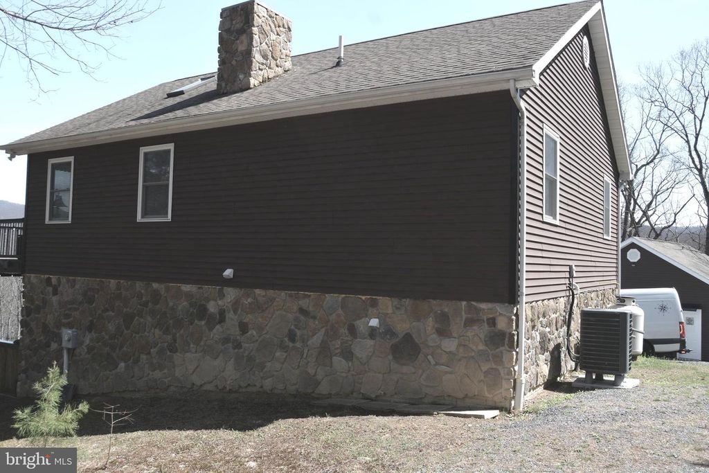 Image 10 of property listing at 400 LOCUST RIDGE, Moorefield, WV 26836