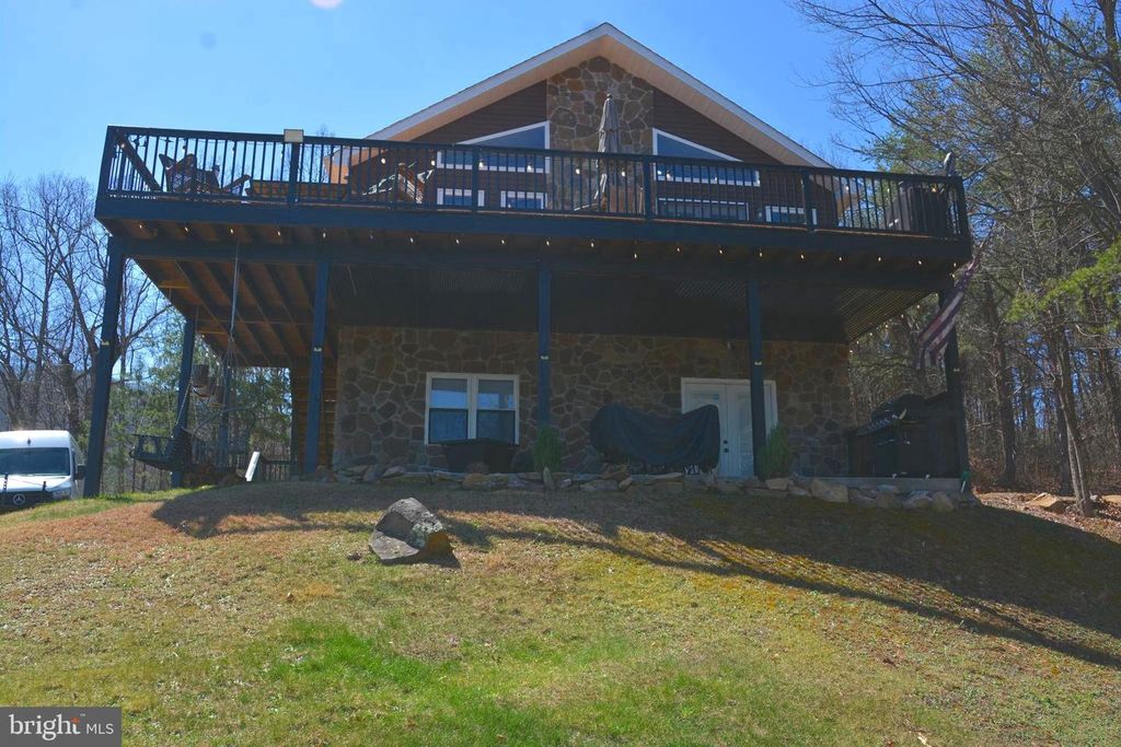 Image 3 of property listing at 400 LOCUST RIDGE, Moorefield, WV 26836