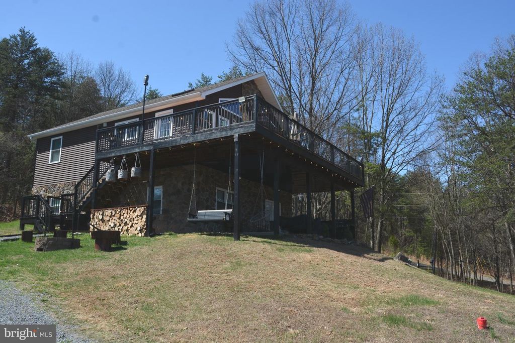 Image 5 of property listing at 400 LOCUST RIDGE, Moorefield, WV 26836