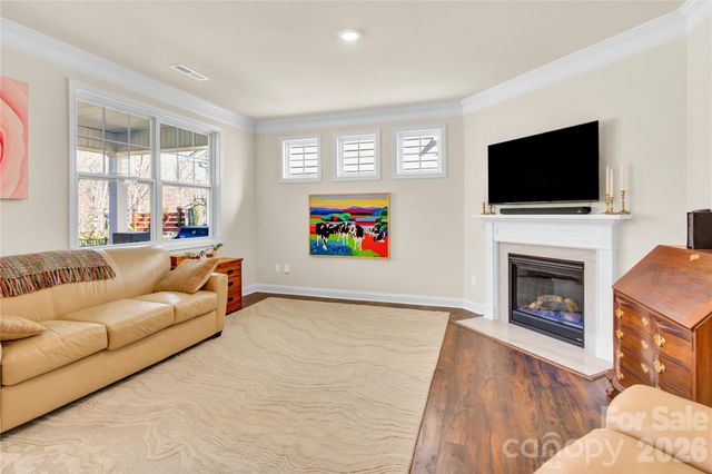 5043 Antebellum Drive, Iron Station, NC 28080