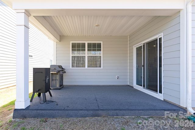 5043 Antebellum Drive, Iron Station, NC 28080