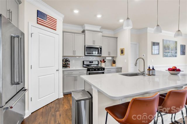 5043 Antebellum Drive, Iron Station, NC 28080