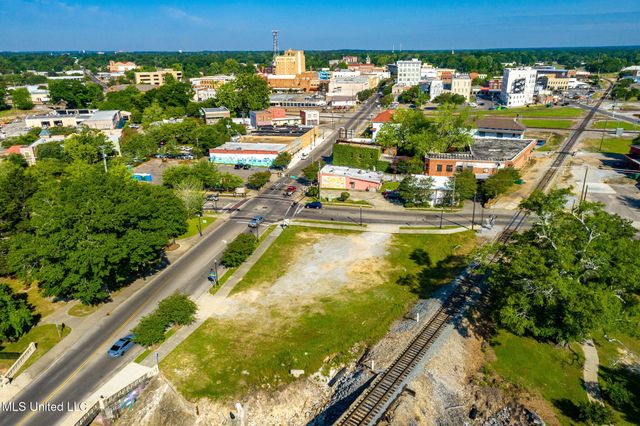 101 Main Street, Hattiesburg, MS 39401