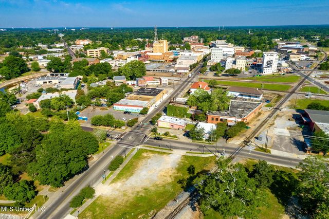 101 Main Street, Hattiesburg, MS 39401