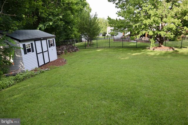 218 PUTTERS CIRCLE, Dillsburg, PA 17019