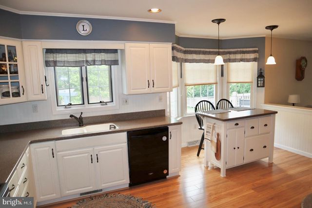 218 PUTTERS CIRCLE, Dillsburg, PA 17019