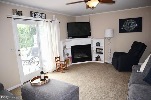 218 PUTTERS CIRCLE, Dillsburg, PA 17019