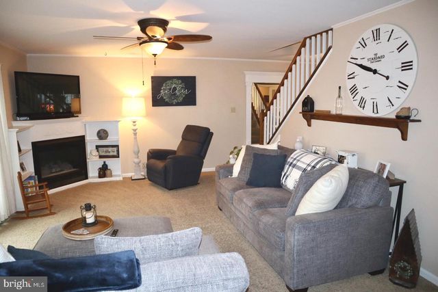 218 PUTTERS CIRCLE, Dillsburg, PA 17019