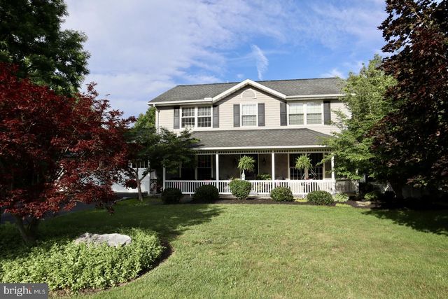 218 PUTTERS CIRCLE, Dillsburg, PA 17019