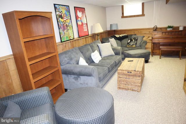 218 PUTTERS CIRCLE, Dillsburg, PA 17019