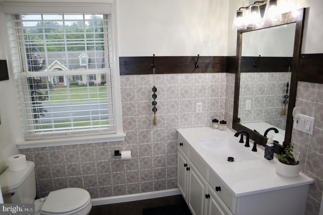 218 PUTTERS CIRCLE, Dillsburg, PA 17019