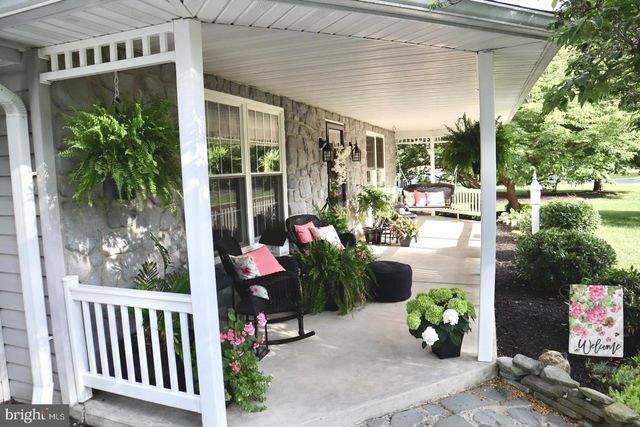 218 PUTTERS CIRCLE, Dillsburg, PA 17019