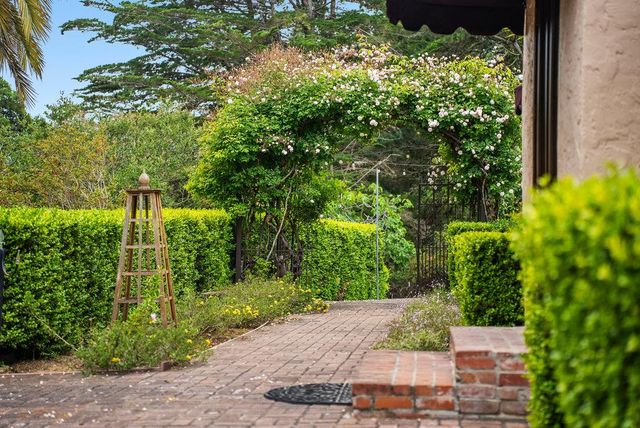 780 Calabasas Road, Watsonville, CA 95076