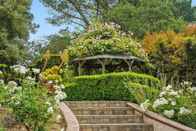 780 Calabasas Road, Watsonville, CA 95076