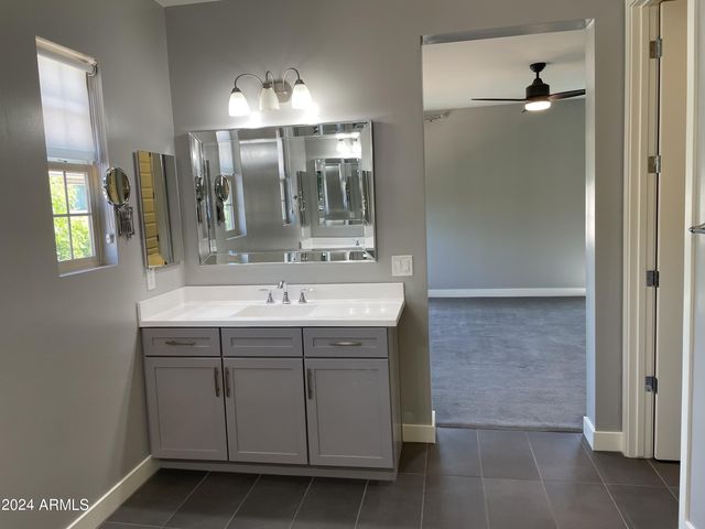 4624 E VISTA BONITA Drive, Phoenix, AZ 85050