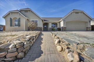 11 Cedar Crest Court, Dayton, NV 89403