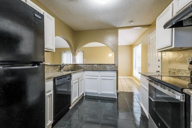 2215 Hazyknoll Lane, Houston, TX 77067