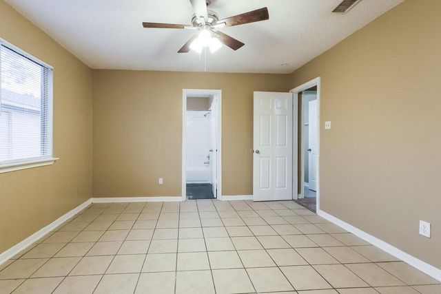 2215 Hazyknoll Lane, Houston, TX 77067