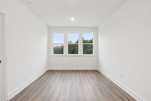 128 Dahlia Dr, La Vergne, TN 37086