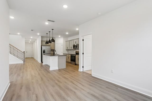 128 Dahlia Dr, La Vergne, TN 37086