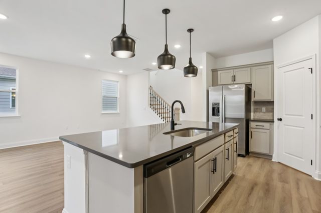 128 Dahlia Dr, La Vergne, TN 37086