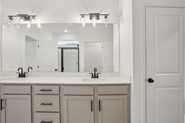 128 Dahlia Dr, La Vergne, TN 37086