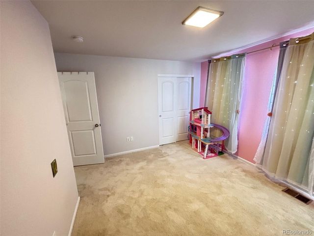 22093 E Stanford Dr, Aurora, CO 80015