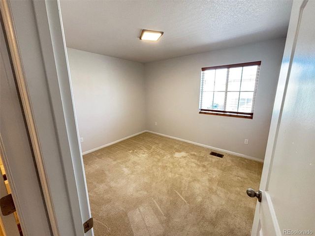 22093 E Stanford Dr, Aurora, CO 80015