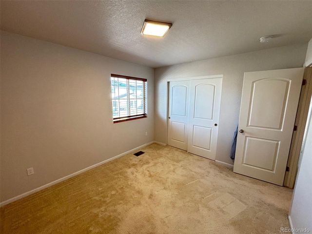 22093 E Stanford Dr, Aurora, CO 80015