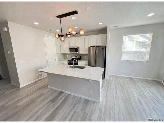 22093 E Stanford Dr, Aurora, CO 80015