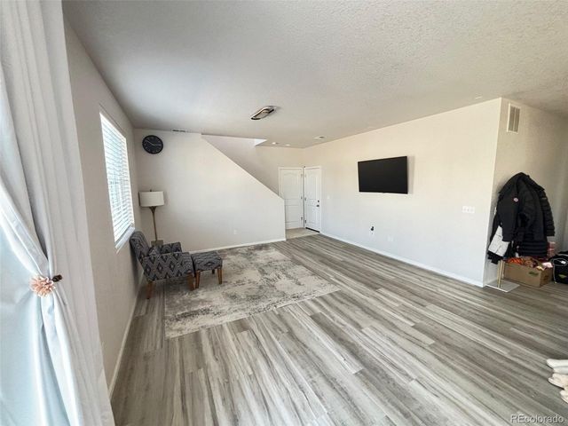 22093 E Stanford Dr, Aurora, CO 80015