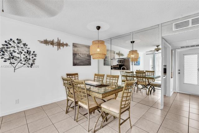 5001 W Oakland Park Boulevard 106, Lauderdale Lakes, FL 33313