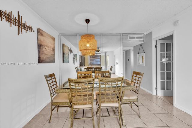 5001 W Oakland Park Boulevard 106, Lauderdale Lakes, FL 33313