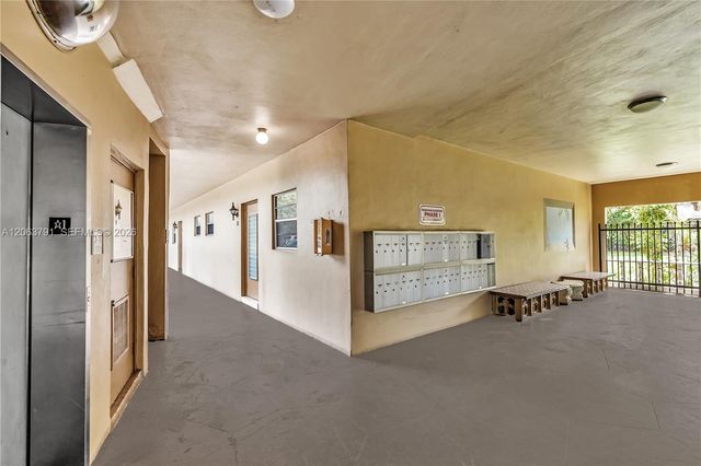 5001 W Oakland Park Boulevard 106, Lauderdale Lakes, FL 33313