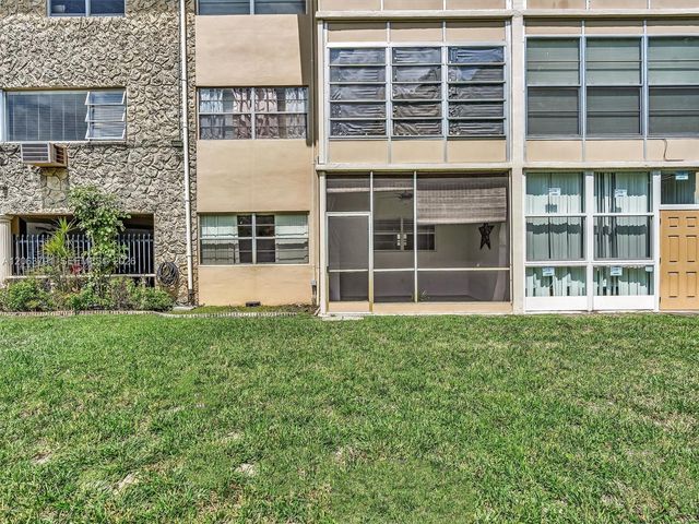 5001 W Oakland Park Boulevard 106, Lauderdale Lakes, FL 33313