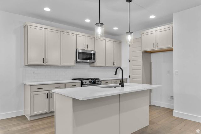 4244 W WATERBURY DR, Lehi, UT 84048
