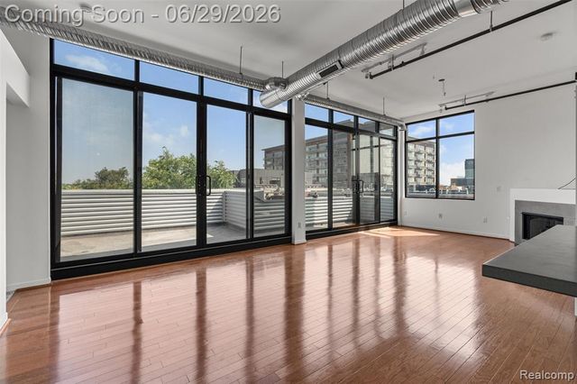 100 N Center Street 404, Royal Oak, MI 48067