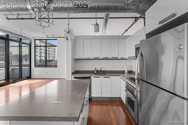 100 N Center Street 404, Royal Oak, MI 48067