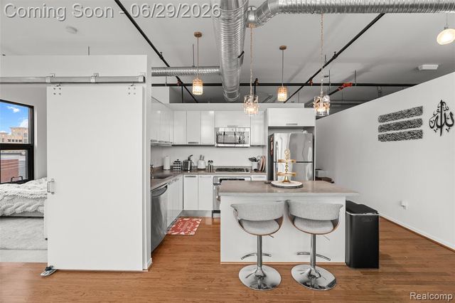 100 N Center Street 404, Royal Oak, MI 48067
