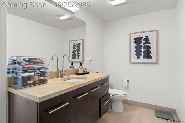 100 N Center Street 404, Royal Oak, MI 48067