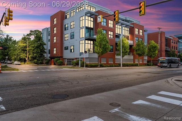 100 N Center Street 404, Royal Oak, MI 48067
