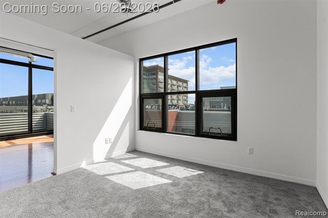 100 N Center Street 404, Royal Oak, MI 48067