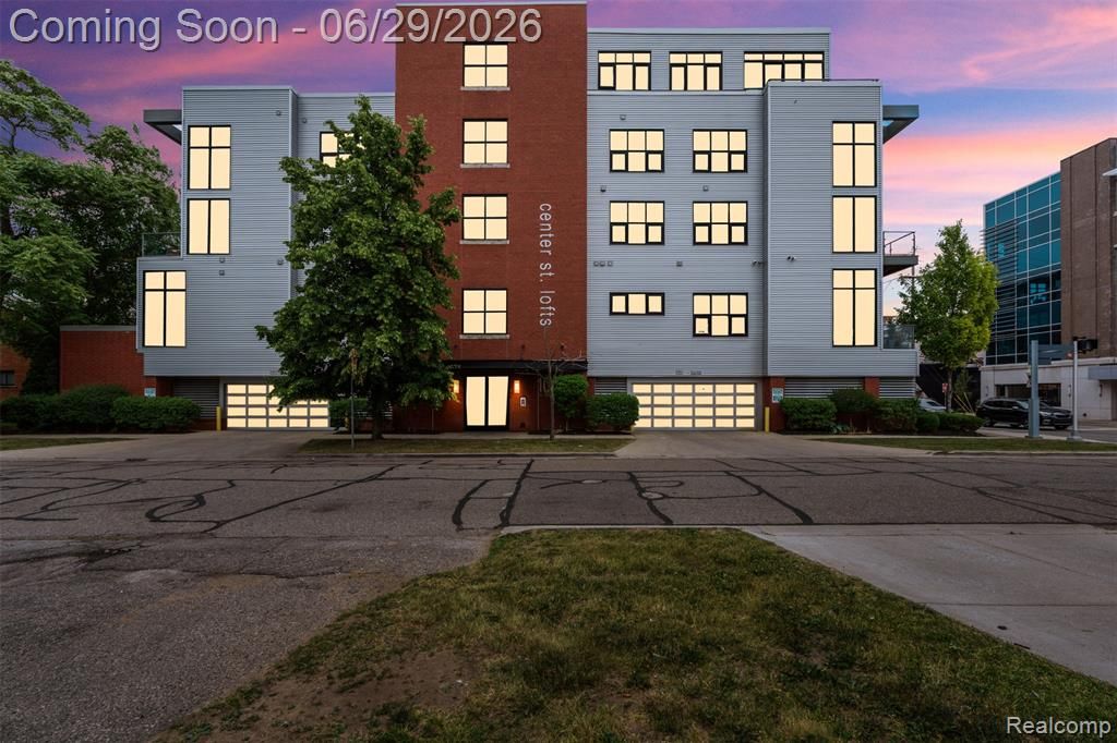 100 N Center Street 404, Royal Oak, MI 48067
